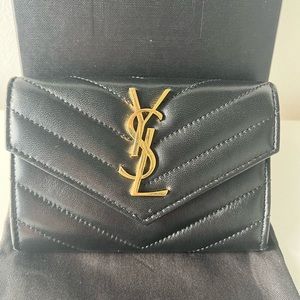 YSL CASSANDRE MATELASSÉ SMALLENVELOPE WALLET IN GRAIN DE POUDRE EMBOSSED LEATHER